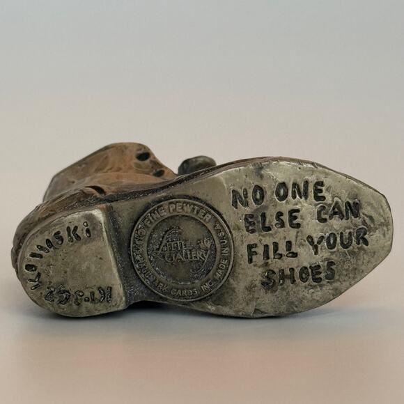 Vintage Hallmark Pewter Puppy in Shoe "No One Else Can Fill Your Shoes" Figurine - Picture 4 of 6